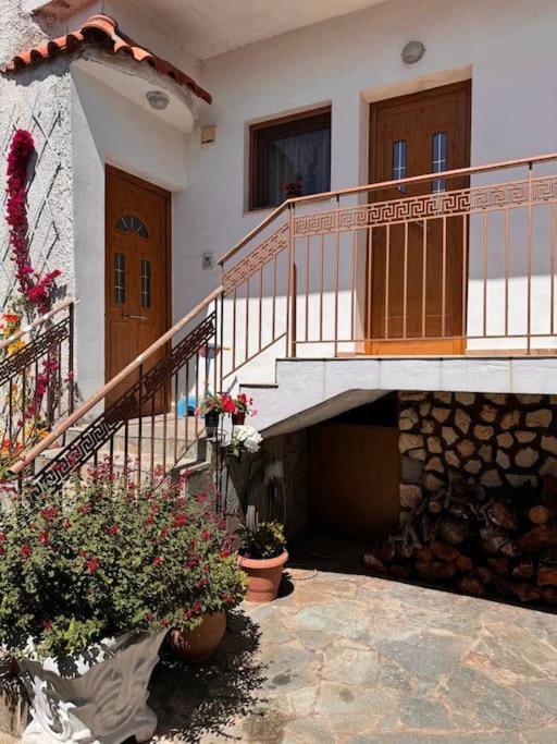 Appartement Family Woodland Oasis Vipgreece à Kírinthos Extérieur photo